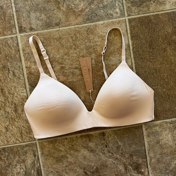 Skims Wireless Form T-shirt Bra Sand Size 36B - Picture 5 of 9